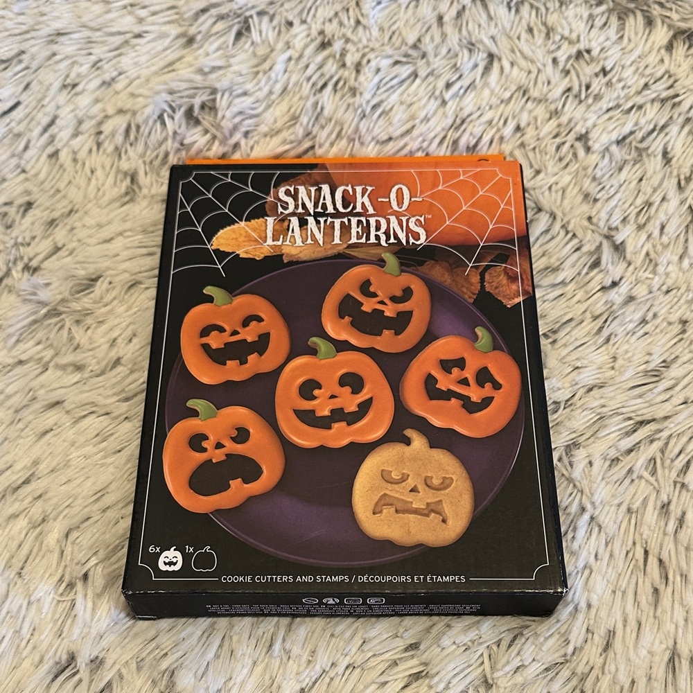 Snack- O- Lanterns Halloween Pumpkin Cookie Cutters & Stamp Kit